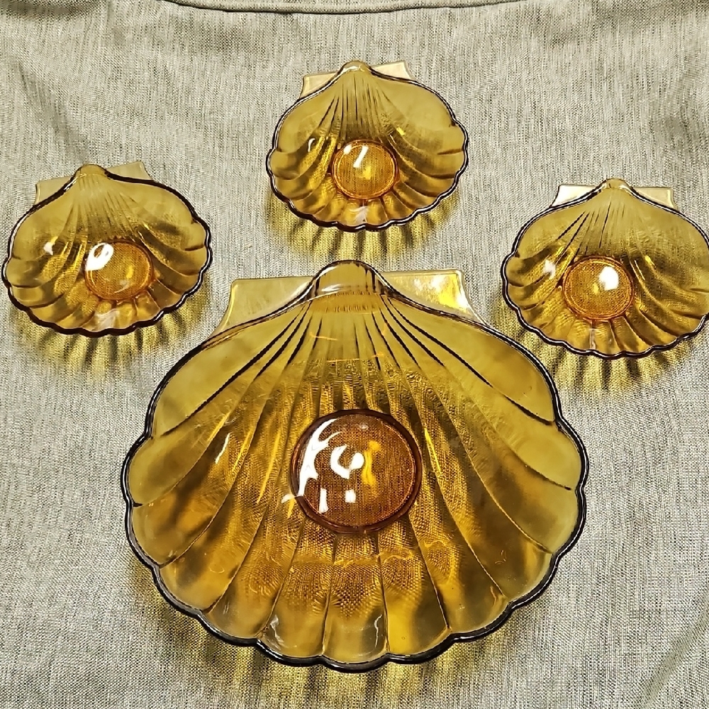 Amber Glass Shell Dishes Set